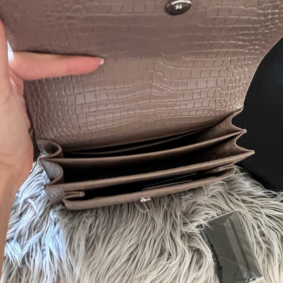 Saint Laurent Sunset Medium Croco Bag - Picture 13 of 15